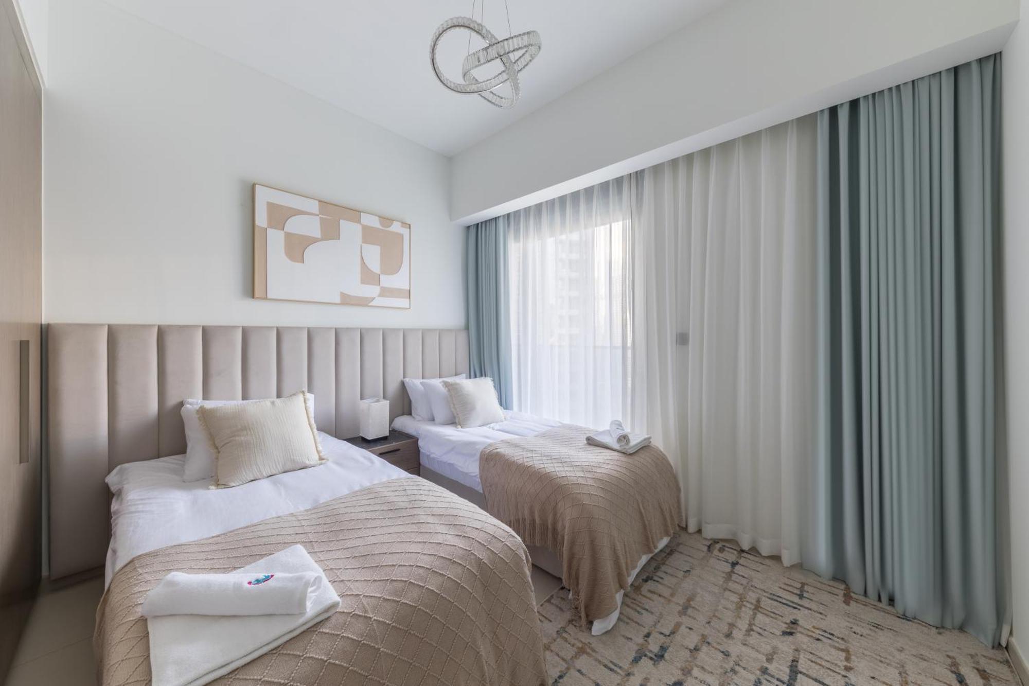 Spacious 3Br Plus Maids Burj Khalifa View Dubai Exterior photo