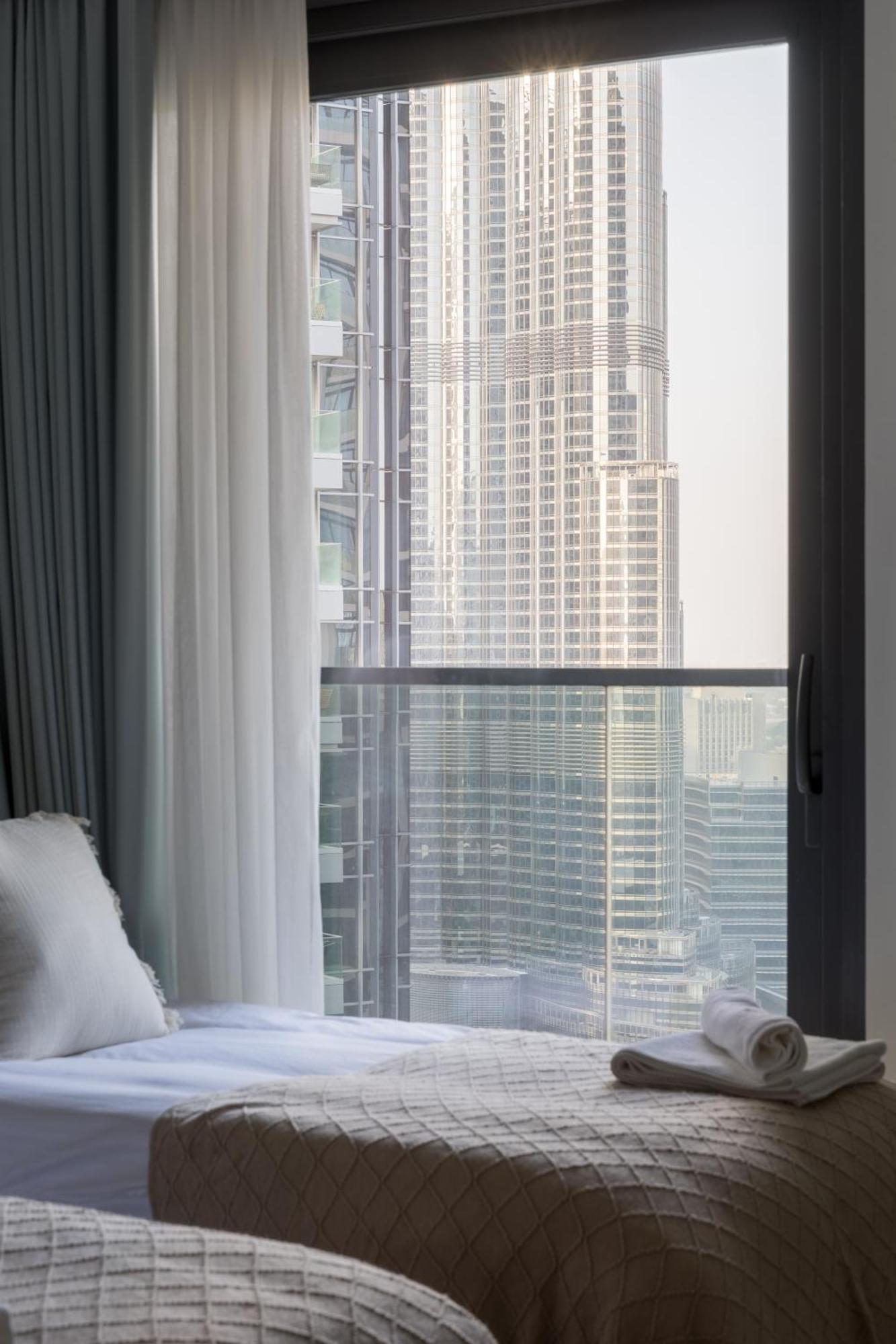 Spacious 3Br Plus Maids Burj Khalifa View Dubai Exterior photo